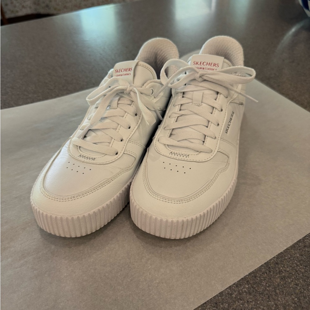 Sketchers White Sneakers, size 9